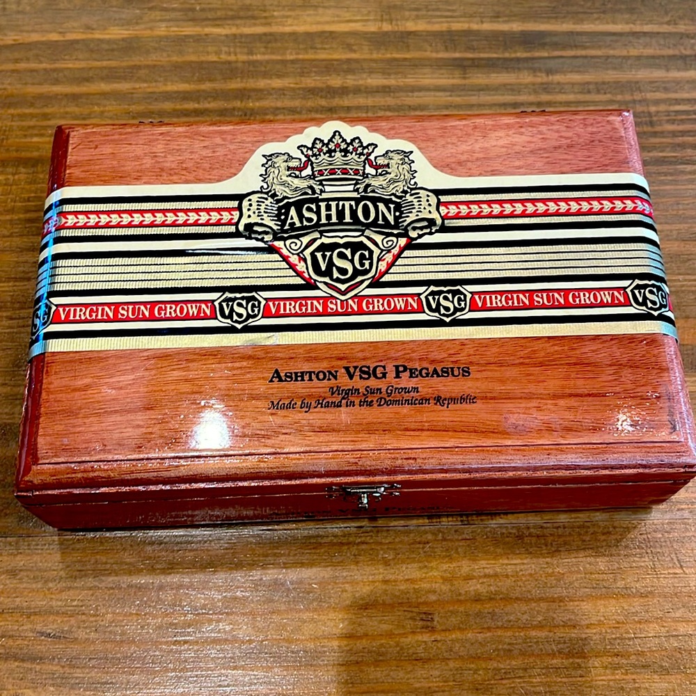 Ashton VSG Robusto Empty Cigar Box.